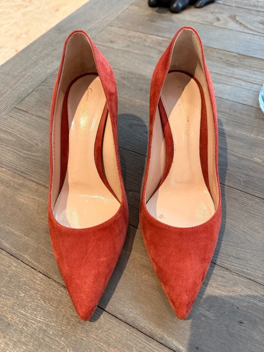 Gianviton Rossi Sixe 38 Rust Suede Pumps